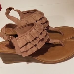 ❤  Fergalicious Sandals  HOT ITEM💥